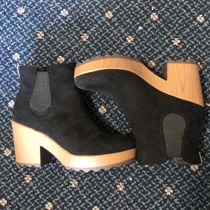 Black boots, worn once